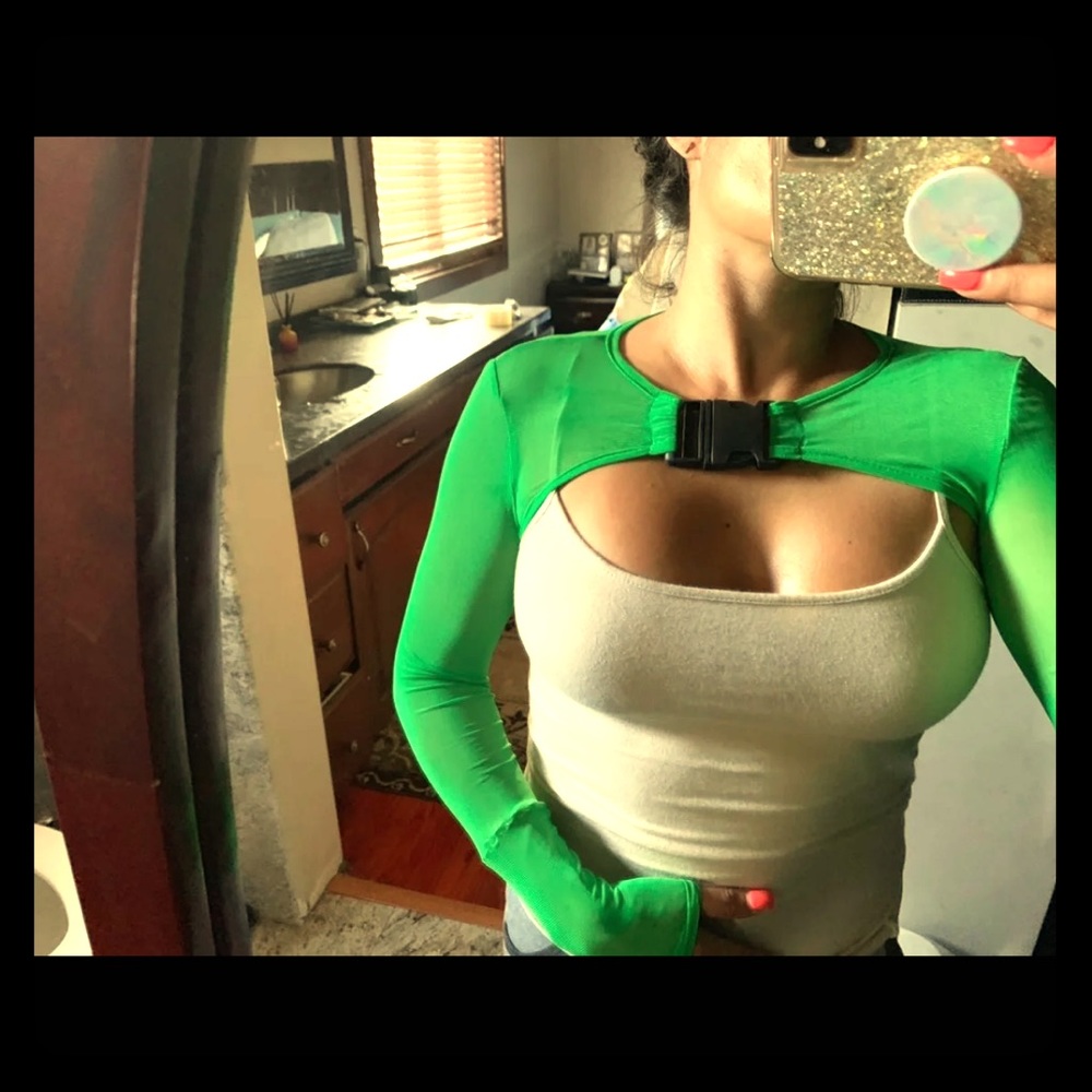 Green shrug